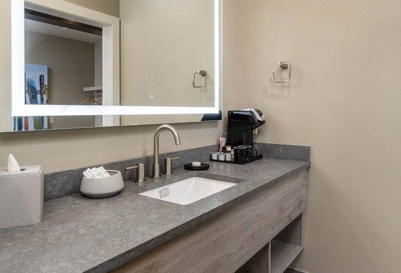 ホテル Ski Inn Taphouse