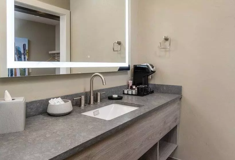 Hotelli Ski Inn Taphouse