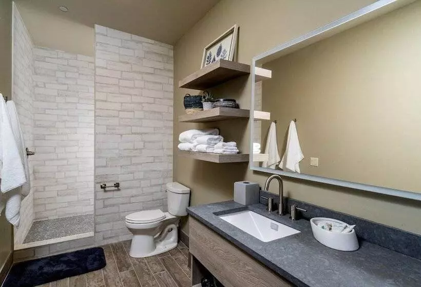 Hotelli Ski Inn Taphouse