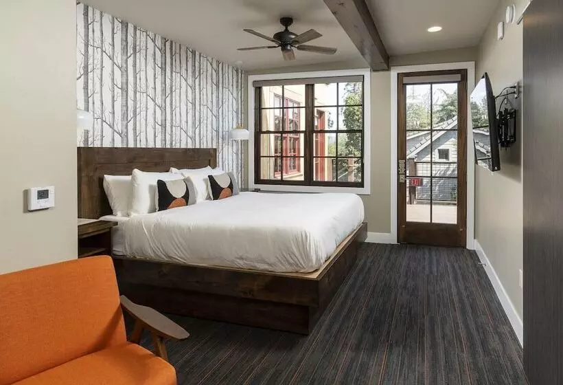 Hotelli Ski Inn Taphouse