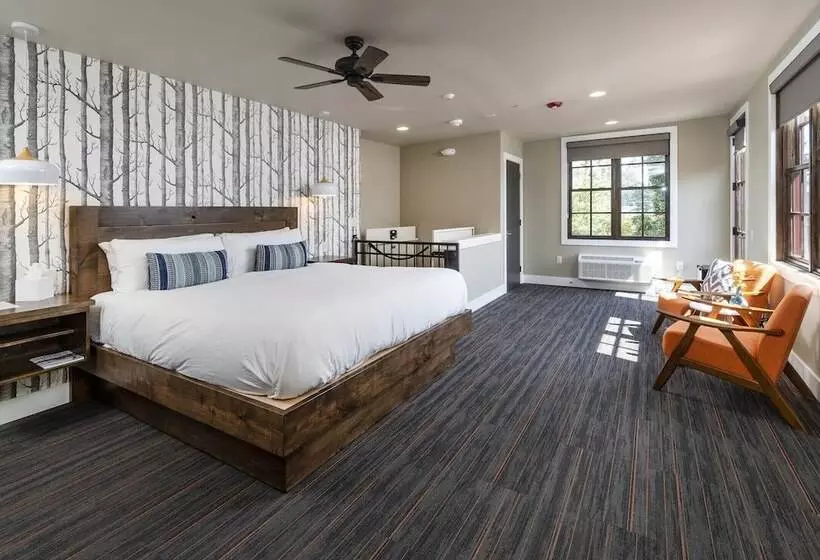 Hotelli Ski Inn Taphouse