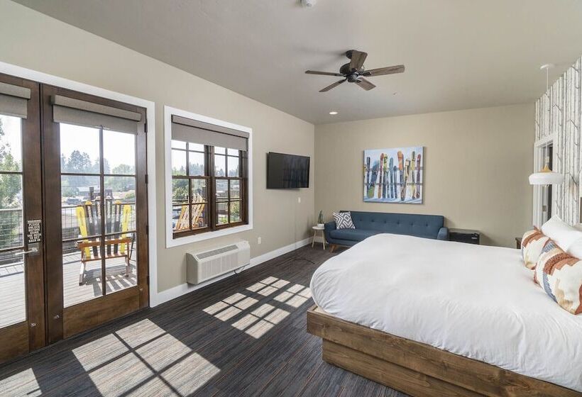 ホテル Ski Inn Taphouse