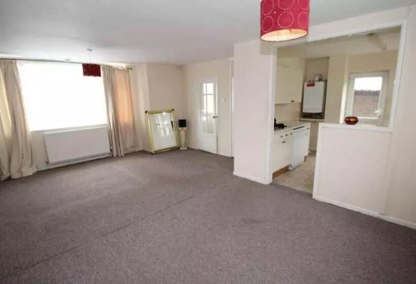 Residenssi Inviting 5 Bed House In Stockport Bramhall