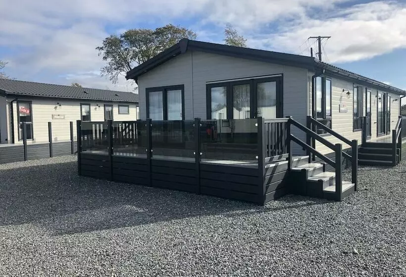 Rivendale 8 & Hot Tub 2 Bed