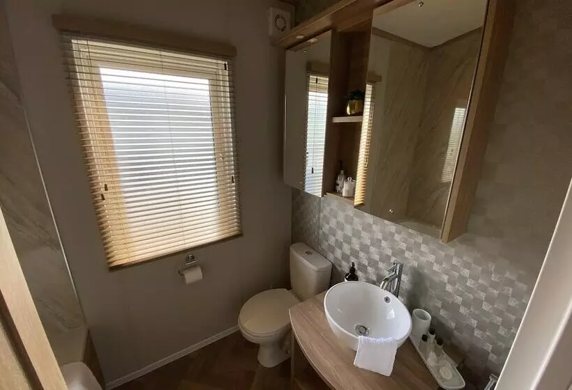 Rivendale 8 & Hot Tub 2 Bed