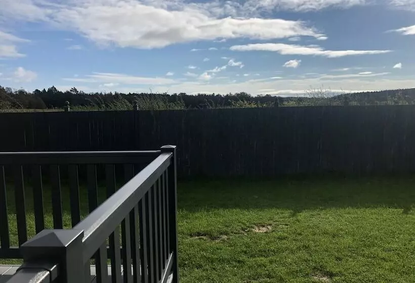 Rivendale 8 & Hot Tub 2 Bed