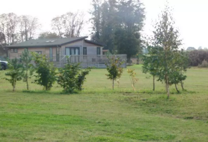 Spacious 2 Bed Lodge In Bury Saint Edmunds
