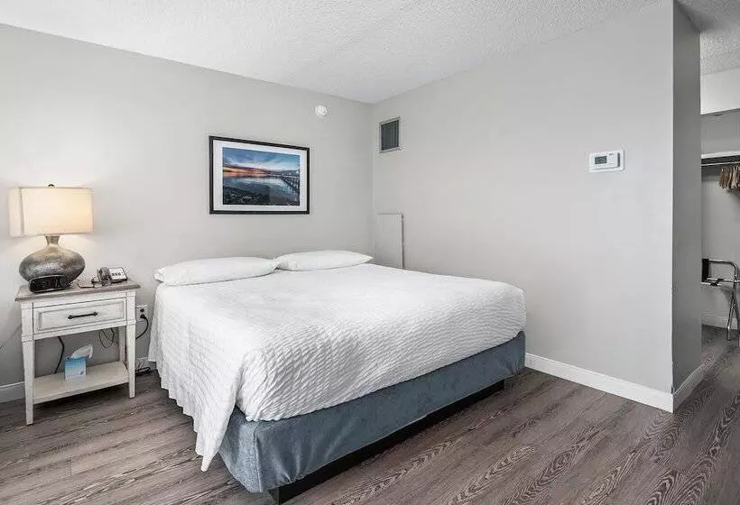 Hotelli First Floor Standard Deluxe King