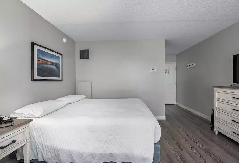 Hotelli First Floor Standard Deluxe King