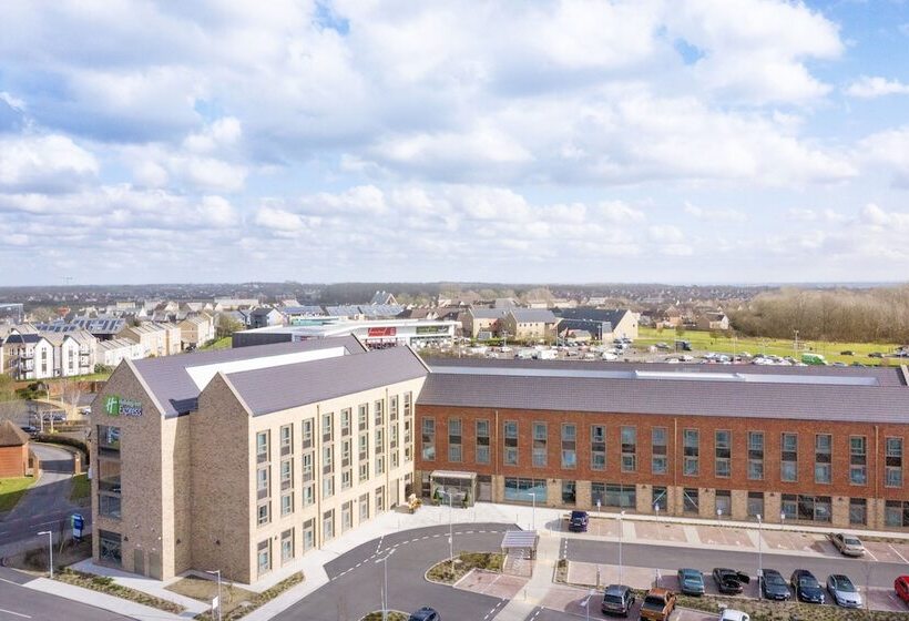 فندق Holiday Inn Express Cambridge West   Cambourne, An Ihg