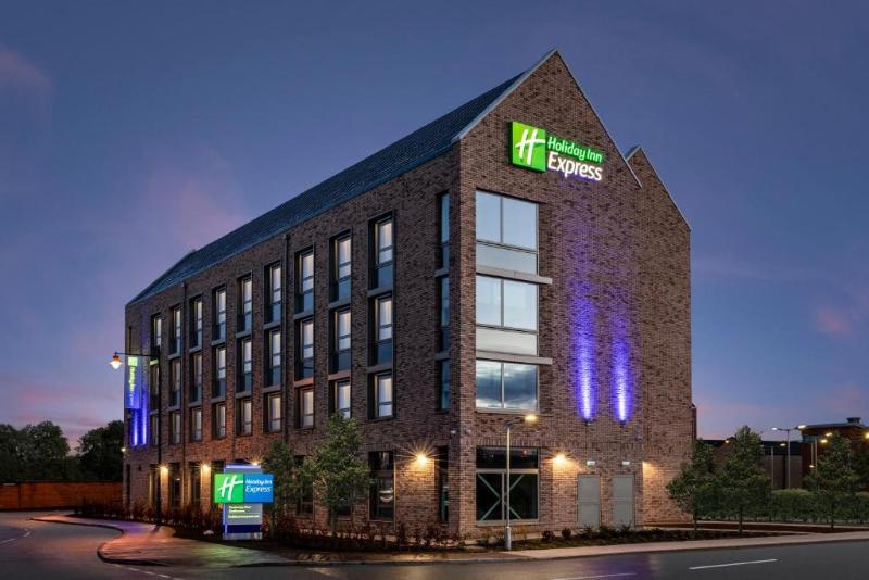 فندق Holiday Inn Express Cambridge West   Cambourne, An Ihg