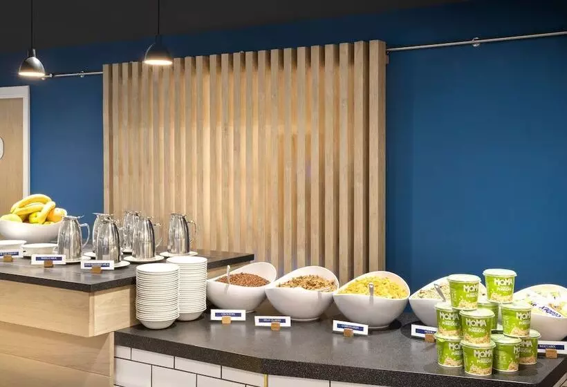 Hotelli Holiday Inn Express Cambridge West   Cambourne, An Ihg