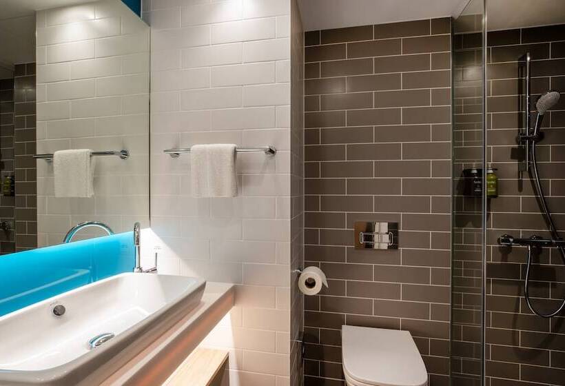 فندق Holiday Inn Express Cambridge West   Cambourne, An Ihg