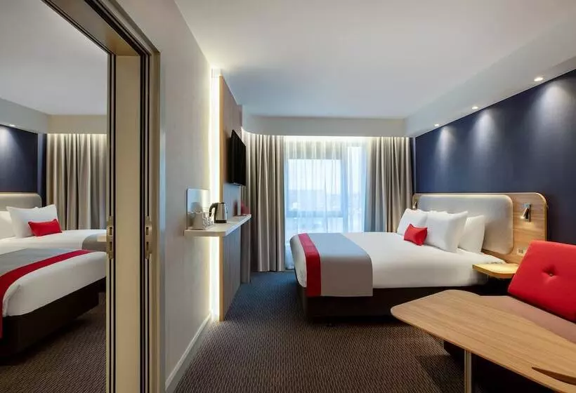 Hotelli Holiday Inn Express Cambridge West   Cambourne, An Ihg