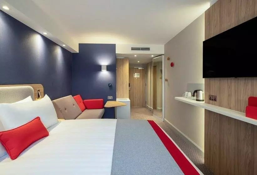 Hotelli Holiday Inn Express Cambridge West   Cambourne, An Ihg