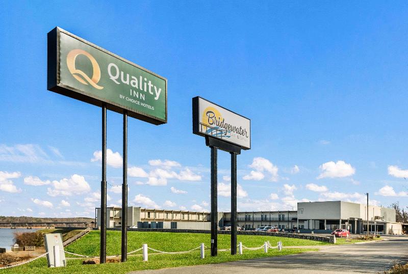 호텔 Quality Inn  On The Lake Clarksvilleboydton