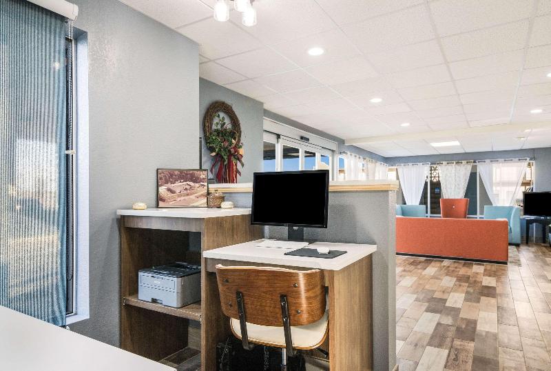 호텔 Quality Inn  On The Lake Clarksvilleboydton