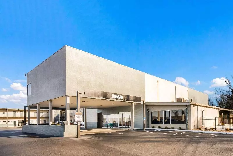 Hotelli Quality Inn  On The Lake Clarksvilleboydton