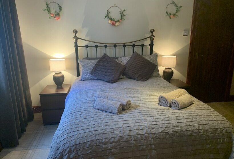 Lovely Cottage, Ballachulish, Glencoe, Scotland