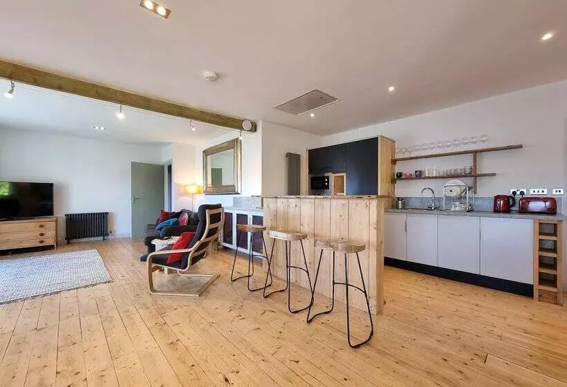 Cosy House In Eigionfa