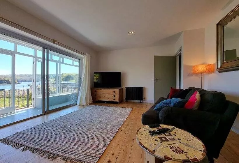 Cosy House In Eigionfa