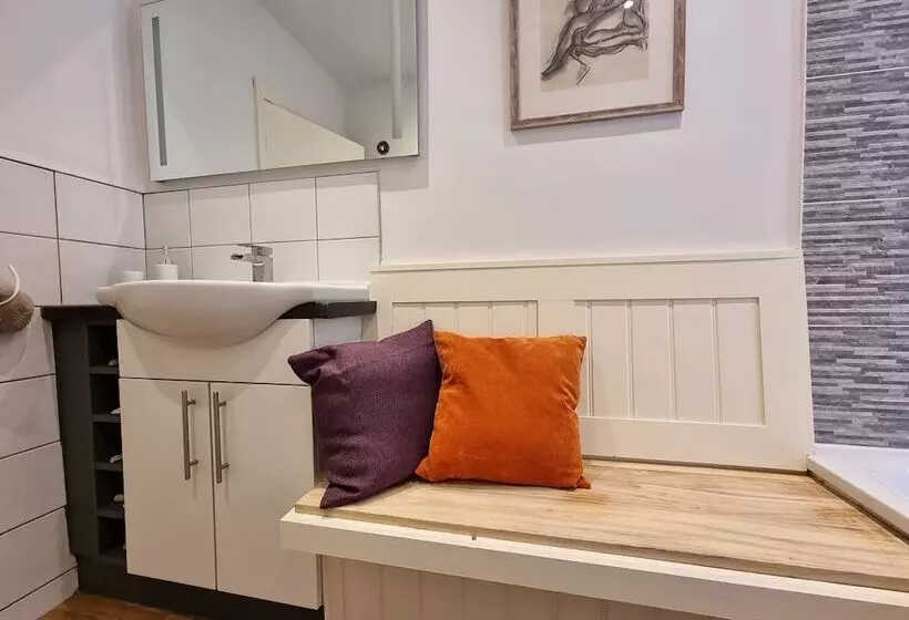 Cosy House In Eigionfa