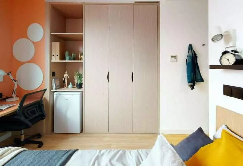 مسافرخانه Residencia Universitaria Resa Málaga Centro