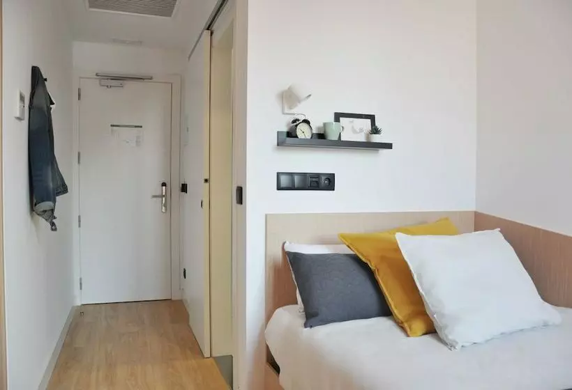 مسافرخانه Residencia Universitaria Resa Málaga Centro