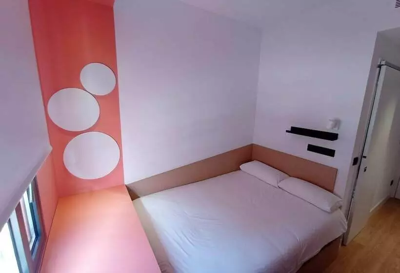 مسافرخانه Residencia Universitaria Resa Málaga Centro