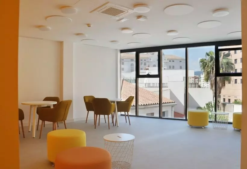 مسافرخانه Residencia Universitaria Resa Málaga Centro
