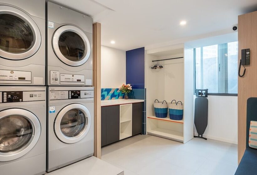 Hotel Holiday Inn Express Qingdao City Center, An Ihg