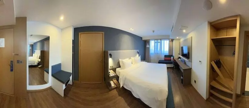 ホテル Holiday Inn Express Qingdao City Center, An Ihg
