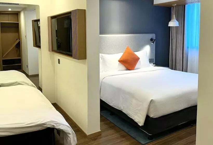 ホテル Holiday Inn Express Qingdao City Center, An Ihg
