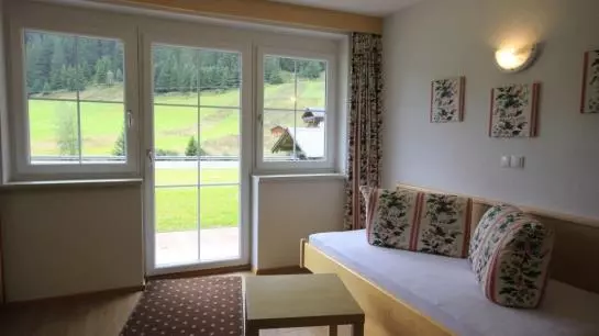 هتل Ferienwohnung Alpenhof