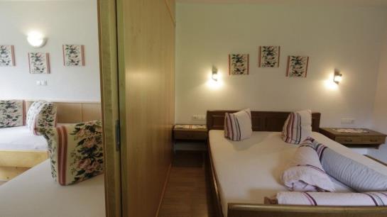 Hotelli Ferienwohnung Alpenhof