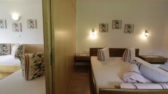 هتل Ferienwohnung Alpenhof