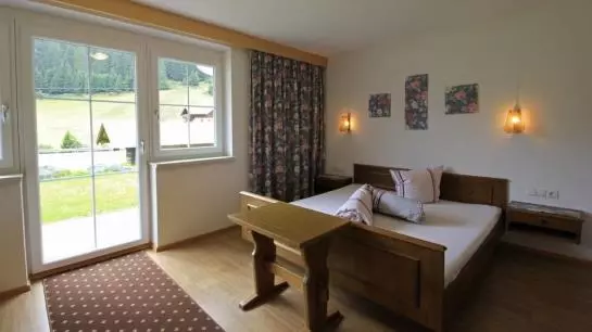 هتل Ferienwohnung Alpenhof