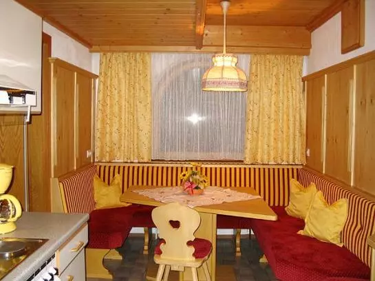 ホテル Ferienwohnungen Lechthaler