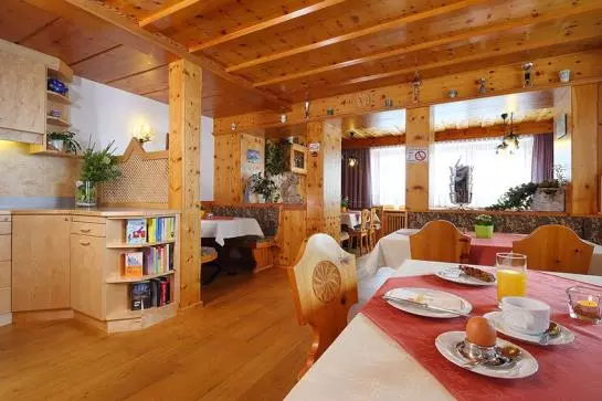 تختخواب و صبحانه Haus Hubertus