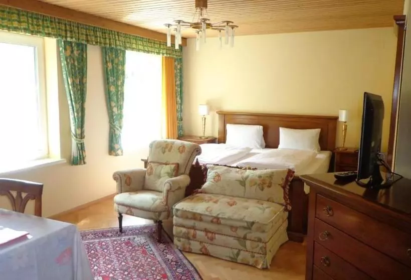 فندق Restaurant Häuserl Im Wald Graz