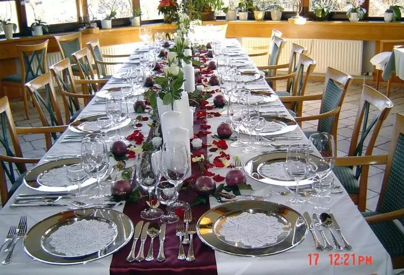 فندق Restaurant Häuserl Im Wald Graz