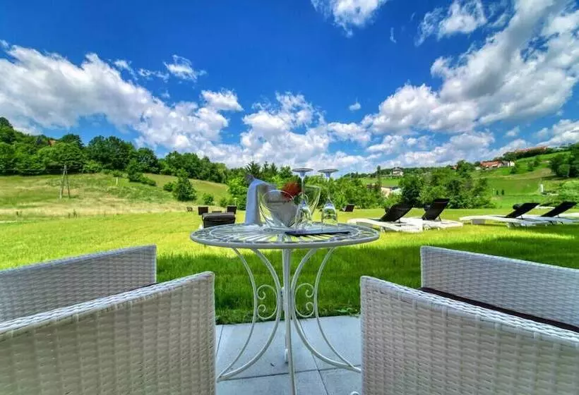 Hotel Romantikschlössl Loipersdorf Adults Only