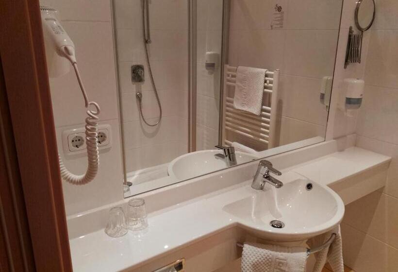 בית מלון כפרי Wirt Im Feld