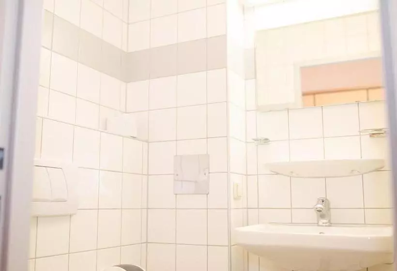 פנסיון Jugend  Und Familiengästehaus Villach