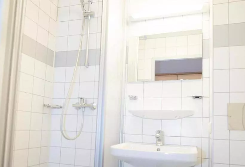 פנסיון Jugend  Und Familiengästehaus Villach