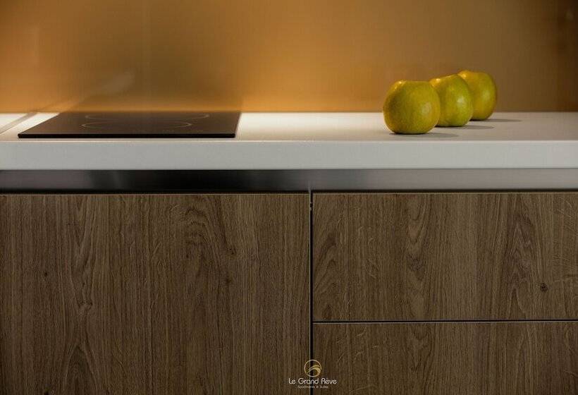 Le Grand Reve Apartments & Luxury Suites