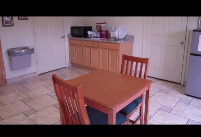 Motelli City Heart Inn & Suites