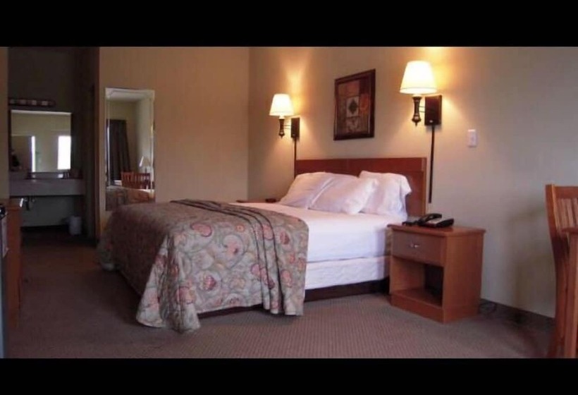 Мотель City Heart Inn & Suites