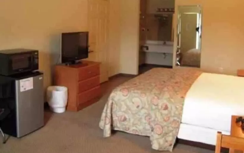 Motelli City Heart Inn & Suites