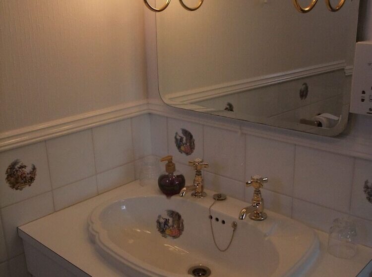 مبيت وإفطار Erwlon Farm